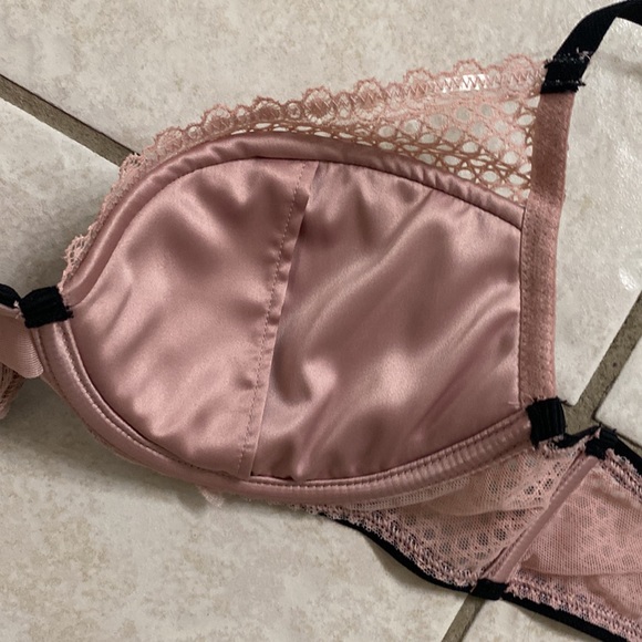 NWT Victoria’s Secret bra size 32C - Picture 4 of 4